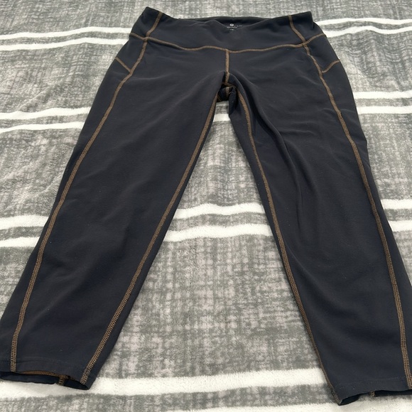 Athleta Gray Leggings with Wide Waistband and Snug Fit - Picture 3 of 12